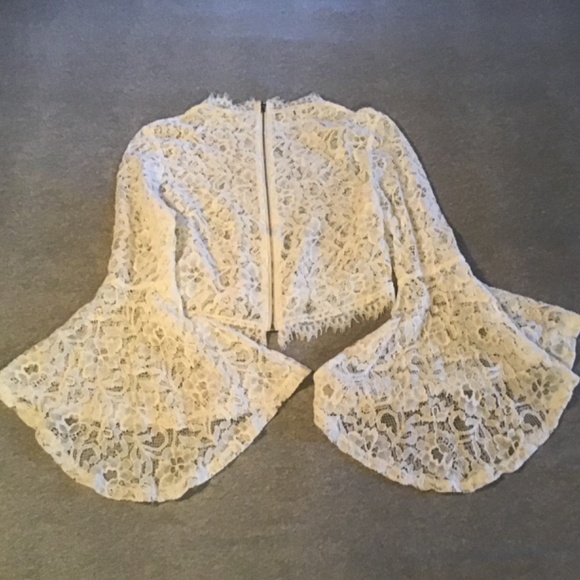 Lace blouse bell sleeves off-white  (small/medium) - Picture 4 of 6